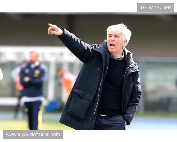 加斯佩里尼回归亚特兰大受球迷致敬，横幅致敬八年辉煌岁月